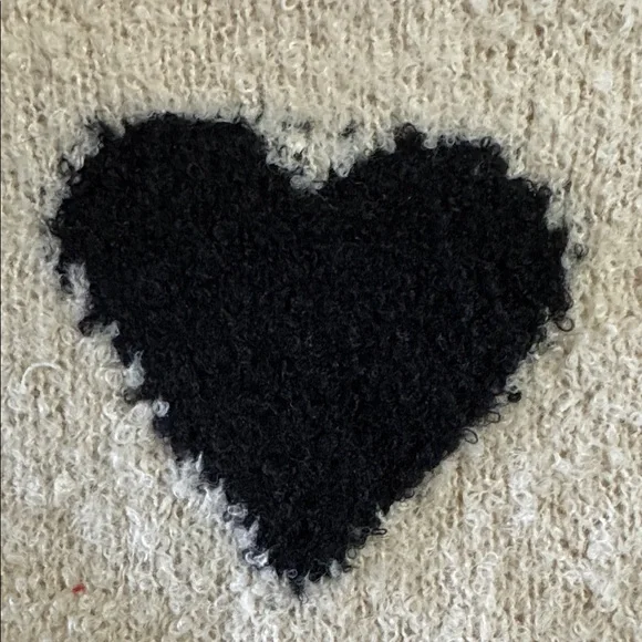 NEW Hem & Thread Cozy Heart Pattern Sweater  Cream and Black Size Small - Picture 8 of 11